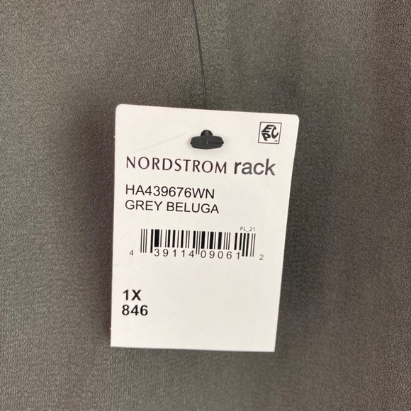 New Halogen women’s top - Picture 2 of 8